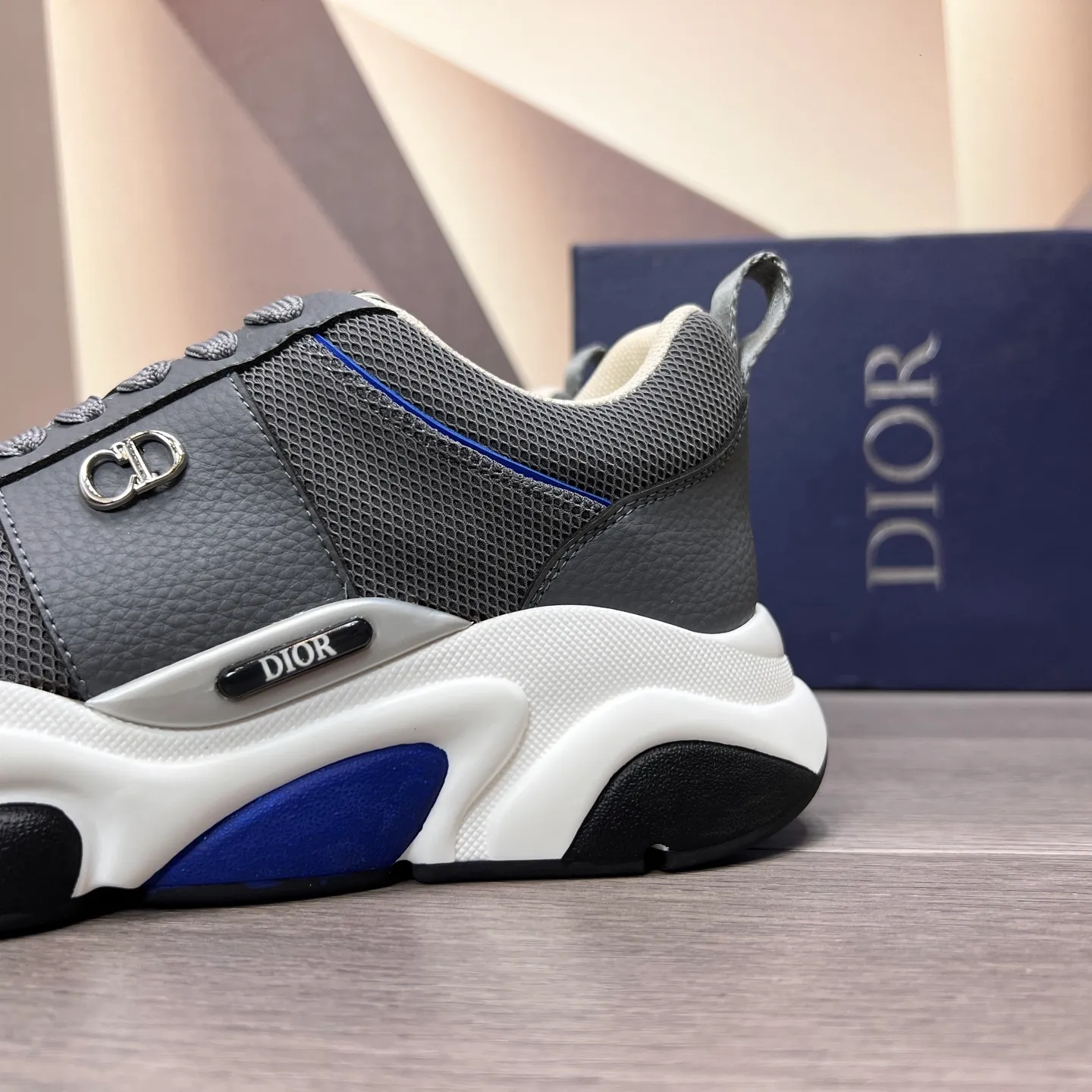 Factory price: 438💰Original Dior quality.~ Unique modern style sneakers. 🏃A must-have casual shoe for trendy men😍😍 Imported cowhide fabric, sheepskin foot pads (refuse to discolor and grind feet) soles: Original soles specially provided by the original factory, French lazy style design ⚠️Fit to the feet, original quality, super comfortable original soles. It’s like shooting the real thing🎬The real thing is better, high-quality sneakers, men’s shoe size: 38-44, (45 can be customized)